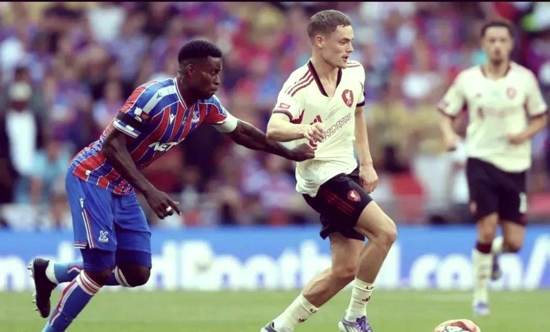 趣体育官网-清晨底特律活塞备战社区盾关键时刻阿贾克斯调整名单以备葡超，那不勒斯集结日临场应变看傻球迷 